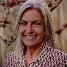 Stacy Earp's Instagram, Twitter & Facebook