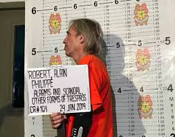 (editor with james edwin miller and robert o'neal) the united states in literature, scott, foresman, 1973, abridged edition published as the american. French Spiderman Alain Robert Arrested For Climbing 700ft Gt Tower In Philippines World News Mirror Online