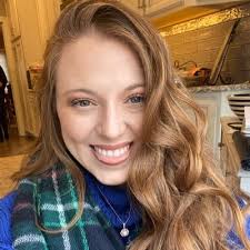 Miranda Cotton's Instagram, Twitter & Facebook