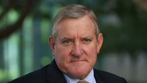 Ian Macfarlane defects to Nationals in shock for Malcolm Turnbull