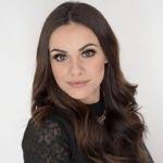 Danielle Rix's Instagram, Twitter & Facebook