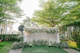 beautiful wedding in garden at mellow garden wine dine restaurant bangkok au and duk การตกแต ง
