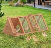 Amazon.com: Kecreque Jaula de madera para gallinero al aire libre, con  marco en A, jaula para conejos, con corridas al aire libre y valla de  alambre ...