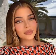 Jenner shared three photos of her and stormi in black and white. Kylie Jenner Shares A Sneak Peek Into Stormi S Luxurious Bedroom Chart Attack
