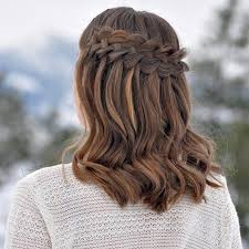 This simple and elegant cascade braid hairstyle for medium length hair is quite mesmerizing and charming. 7 Easy Hairstyles For Medium Hair For Party Makeupandbeauty Com