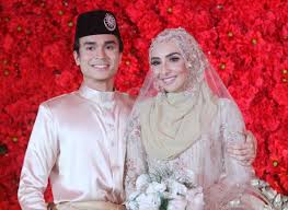 Penyanyi, lufya omar dan suami, dr che muhammad hafiz che baharum sah bercerai talak satu di mahkamah rendah syariah subang bestari, petaling jaya, pada 17 jun lalu. Lufya Hafiz Cuba Fahami Kerjaya Masing Masing Hiburan Mstar