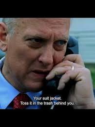 Why would Lincoln ask for a guy in a suit when he literally just asked "Cooper  Green" to throw away his suit? : r/PrisonBreak