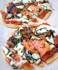 The Refreshanista Natural Healthy Living Naan Pizza Naan Pizza Recipes Recipes With Naan Bread