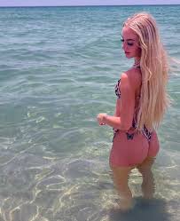 Toutes les photos de Alisha Lehmann nue et seins nus - Whassup