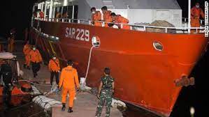A missing indonesian navy submarine with 53 people aboard is set to run out of oxygen in three days, indonesian authorities said thursday, as rescuers continued a frantic search for the vessel. Z5 L 8d21kgv0m
