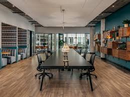 Epingle Par Damien Etienne Sur Favorite Office Interior Design En 2020 Salle De Reunion La Reunion Lieux