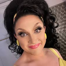 🎶 Can't help it, the girl can't help it 🎶