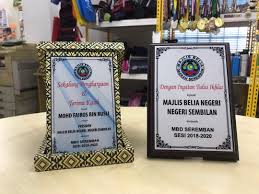 Hiasan dalaman (1291) hiasan taman (524) hotel resort homestay (2160) iklan terbuka (10586) iklan tv radio media massa (437) import & eksport (796) ingin berniaga (6392) insurans & takaful (2885) insurans roadtax kereta (795) kedai bunga (247) kedai cenderahati & kraf (2780) kedai emas (820) kedai fotostat & cetakan (3875) kedai hardware (873. Kedai Cenderamata Home Facebook