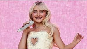 Sabrina Carpenter en el Mundial 2026 es fotografiada por paparazzis