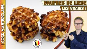 Voilà une recette simple et tellement bonne, la gaufre de bruxelles que j'ai appris à la faire lors d'un stage de formation en belgique pour y apprendre l'art des. Les Veritables Gaufres De Bruxelles La Meilleure Recette De Ces Gaufres Belges Bruxelloises Youtube