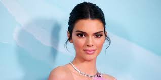 Kendall jenner & gigi hadid have a bizarre photoshoot with w magazine and taylor swift drawing from some of the most pivotal points in his life, steve jobs, chief executive officer and. Kendall Jenner Says She Worked To Become A Supermodel Paper