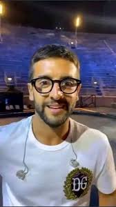 Hello my dear lovely fans I love you all I want to receive an rose 🌹 from  you with your country name USA 🇺🇲 Australia 🇦🇺 Canada 🇨🇦 Italy 🇮🇹  and other