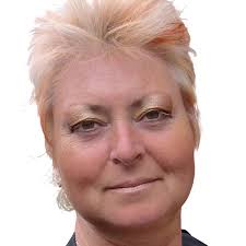 Sharon Hurst's Instagram, Twitter & Facebook