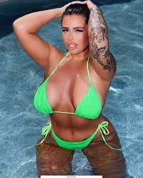 Hailey England | SalonPorn