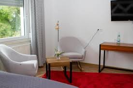 Alter botanischer garten ist nur wenige minuten entfernt. Stadthotel Marburg 3 Marburg An Der Lahn Hessen Germany 12 Guest Reviews Book Hotel Stadthotel Marburg 3
