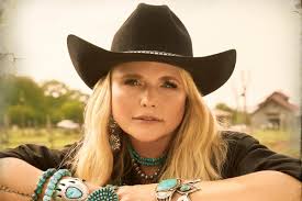 Miranda Lambert Reveals Why She Held Onto Her Vulnerable Song 'Run' For 10  Years