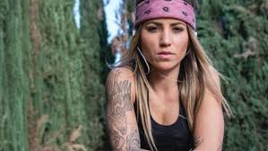 Just like neymar, she is from brazil and she always represents the country in international skateboarding events. Sportspro 50 Most Marketable 2018 Leticia Bufoni Sportspro Media