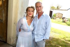 Cena za štěstí 🍀 nový český film od spoluautorky námětu legendárních samotářů, nám ukáže jak v současnosti žije generace lidí, kteří jako mladí zažili 90. Rozhovor Tomas Hanak O Roli Starnouciho Padesatnika V Novem Filmu Cena Za Stesti Proti Sedi