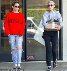Photogallery of kristen stewart updates weekly. Kristen Stewart Bekommt Sprudeln 30ten Geburtstag Tribute Von Freundin Dylan Meyer Aktuelle Boulevard Nachrichten Und Fotogalerien Zu Stars Sternchen