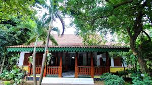 Masyarakat betawi mengenal tiga tipe rumah adat. 4 Rumah Adat Betawi Gambar Penjelasan Lengkap