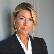 The leading college basketball story in today's Washington Post. Get ready  for tonight's Drake Men's Basketball game with this John Feinstein profile  of Coach and Tucker DeVries.…