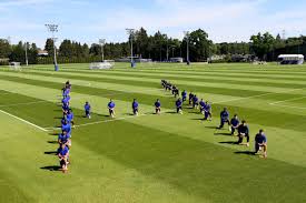 All chelsea football club players: Chelsea Fc On Twitter Before Training At Cobham This Morning The Chelsea Players And Coaching Staff Formed The Letter H For Humans And Knelt In A Show Of Support For The Blacklivesmatter