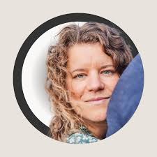 Hej! Jag har ett nystartat företag som samtalsterapeut där jag erbjuder  individuella samtal i Stockholm och online. Jag har förstått att det är  trögt ute på marknaden just nu, men söker tips