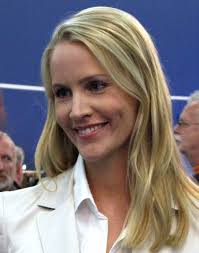 Nun kam heraus, was die schöne blondine und ihre kollegen pro sendung verdienen. Judith Deborah Rakers 6 Januar 1976 In Paderborn Ist Eine Deutsche Journalistin Fernsehmoderatorin Und Seit 2005 Sprecherin D Judith Rakers Rakers Judith