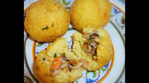 Il riso per arancini deve infatti essere a chicco tondo e contenere una discreta quantità di amido per permettere la legatura, ma non deve essere sco. Arancini Di Pesce Con Zafferano Youtube