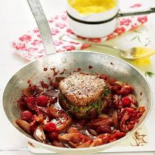 Rindermedaillons Mit Schalotten Himbeer Confit Und Polenta Rezept Rezepte Lebensmittel Essen Lamm Rezepte