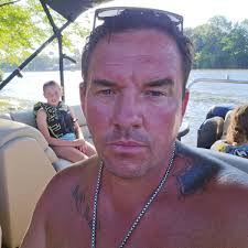 Local dependable mover for china cabinet in Monticello to Monon