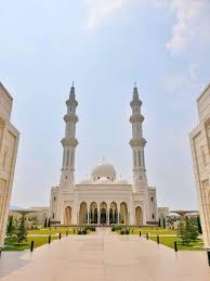 Keunikan masjid sri sendayan yang mempunyai ciri masjid nabawi dan taj mahal menjadi tarikan terbaharu masyarakat islam di negeri sembilan dan pelancong. Masjid Sri Sendayan Samsung Members