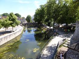Access to the internet is provided. Le Mont Saint Michel La Veloscenie De Dynamobile La Vie A Velo D Albert