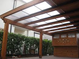 Terraza con techo de madera blanco y complemento de. Terrazas De Madera Con Policarbonato Ideas De Nuevo Diseno