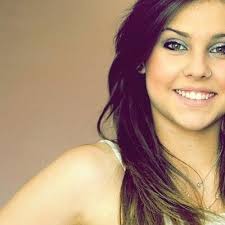 Laura Catlin Cardoso (@_lauracatlin)