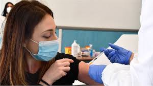 Mise en oeuvre de la vaccination (choix du vaccin et lieu de vaccination) pour le grand. Covid 19 Eu States To Resume Astrazeneca Vaccine Rollout Bbc News
