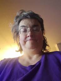 Mary Paque's Instagram, Twitter & Facebook