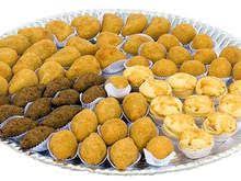 Calculo De Mini Cachorro Quente Para Festa Infantil Como Calcular Quantidade De Doces Bolo Salgados E Refrigerante Receita Travessas De Alimentos Comidas Para Festas Infantis Salgados Para Festa