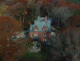 'knives out' had potential to be even better than it was. Mystery Solved Harlan Thrombey S Mansion In Knives Out Hooked On Houses