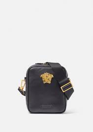 * investasi awal usd 10 juta * jenis produk yang di hasilkan: Versace Online Shop Deutschland Fashion Kleidung Accessoires