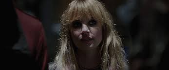 Emma Roberts (as Casey Mathis) Jennifer Aniston (as Rose O'Reilly) Will  Poulter (as Kenny Rossmore) The kids want fireworks!...