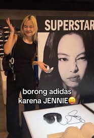 Raya Sale Adidas: Diskon 30% untuk Sneakers & Apparel