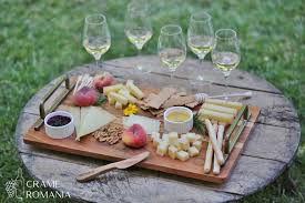Merge perfect cu evenimentele neașteptate. Ce Vin Merge Langa Branza Informatii Utile Branzeturi Si Vinuri