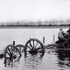 85 kilometer lange linie met 45 forten, 6 vestingen en 2 kastelen.de nieuwe hollandse waterlinie is het grootste rijksmonument van nederland op weg naar unesco werelderfgoed. De Nieuwe Hollandse Waterlinie Canon Van Nederland