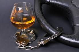 Bonjour, j ai eu une annulation de permis pour récidive d alcoolémie.je suis passé au tribunal le 6octobre.il est écrit j'ai été contrôlée ce matin par la gendarmerie avec taux d'alcoolémie de : Les Sanctions Pour Alcool Au Volant Lors D Une Premiere Arrestation